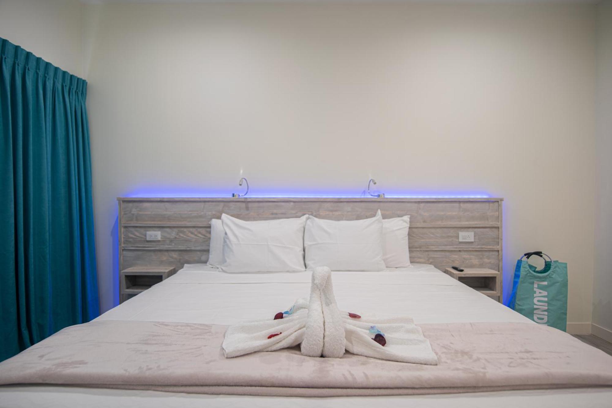 The Cove - Condo Hotel - Palm Beach Strip Extérieur photo