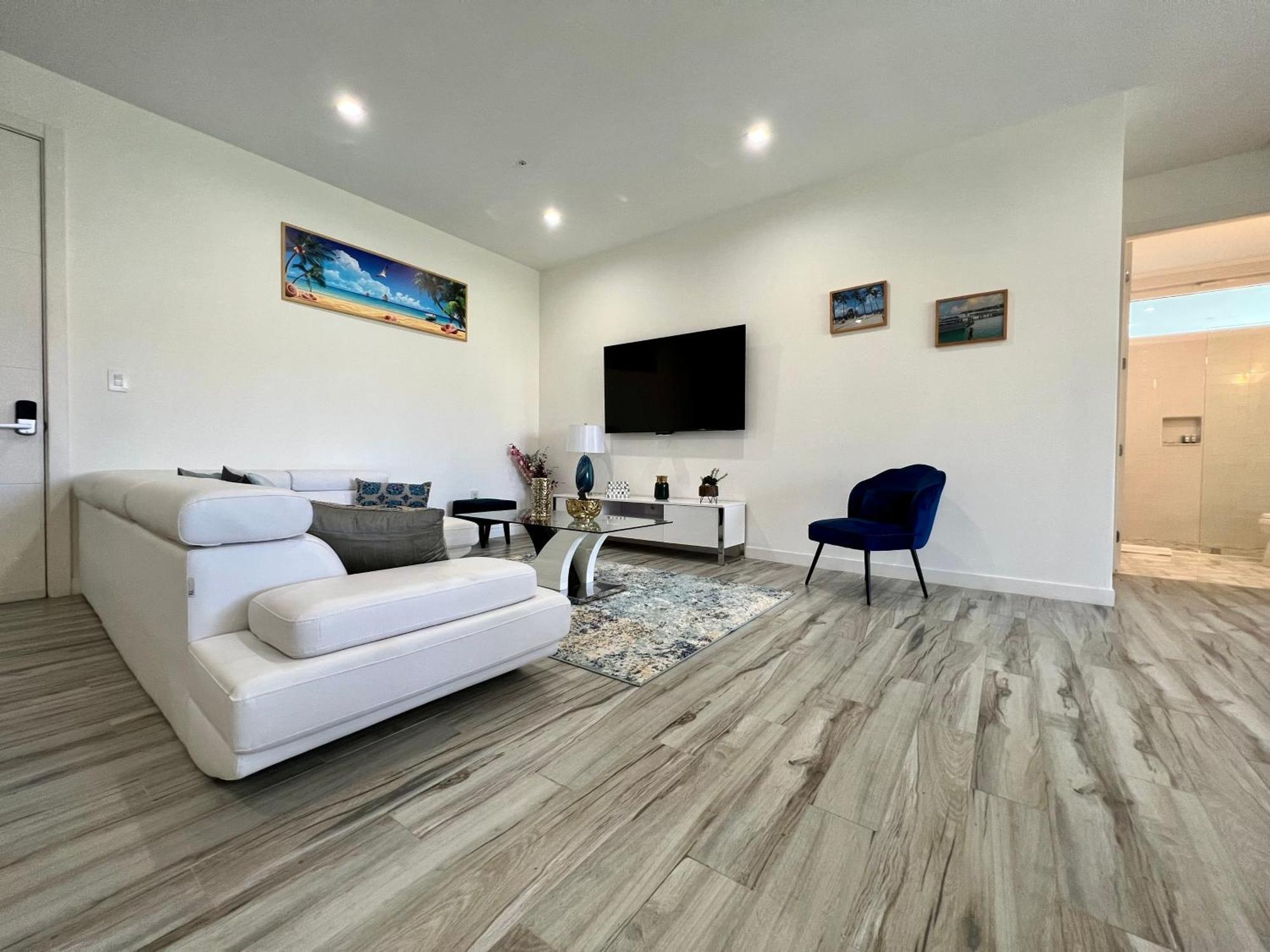 The Cove - Condo Hotel - Palm Beach Strip Extérieur photo